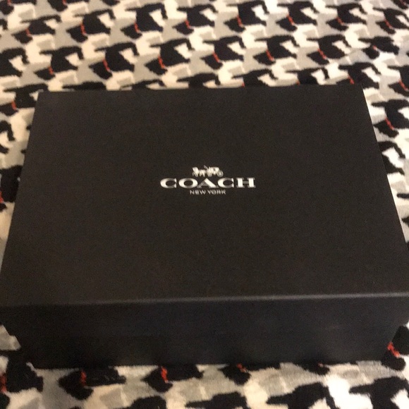 Coach Hadley Semi Matte Calf, Black, size 5.5M - Picture 5 of 5